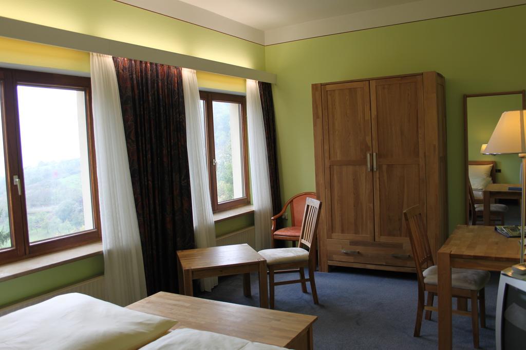 Hotel-Gasthof Die Post Brennerei Frankenhoehe Шиллингсфюрст Экстерьер фото